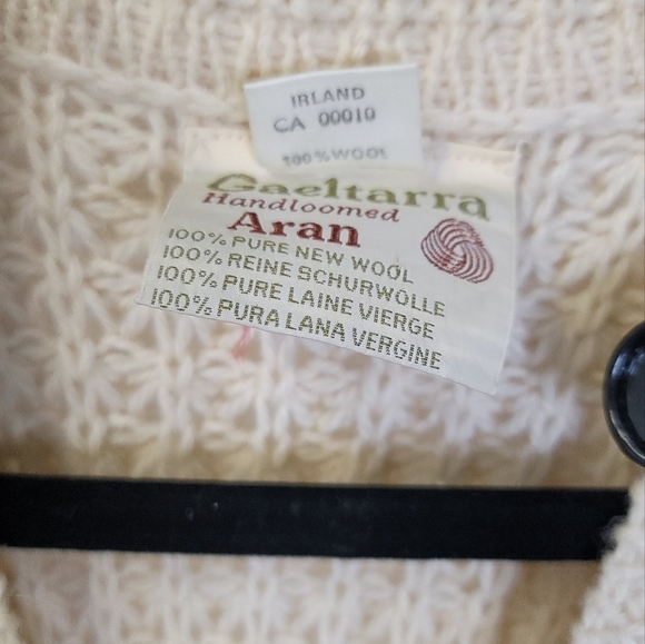Gaeltarra Hand loomed  Aran 100% wool cable knit  cardigan sweater - Picture 7 of 12
